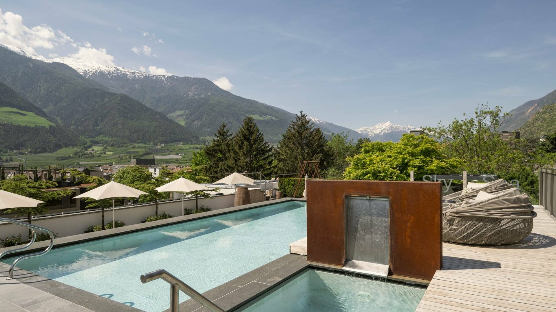 Hotel mit Pool Südtirol ✔ Wellness ✔ Wasserwelten ✔ Spa